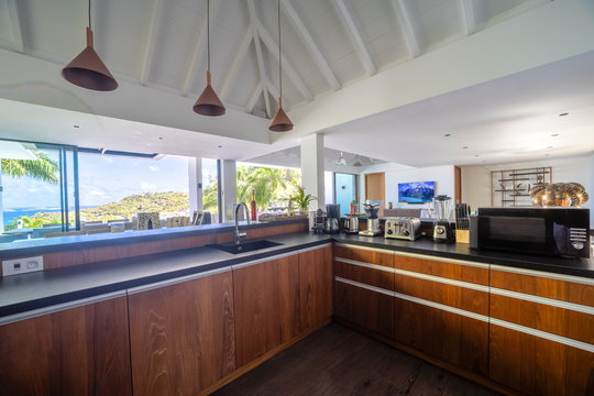 VILLA GOLDEN PALM KITCHEN & DINING AREA 7