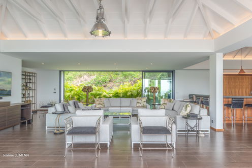 VILLA GOLDEN PALM LIVING AREA 1