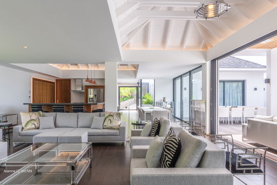 VILLA GOLDEN PALM LIVING AREA 3