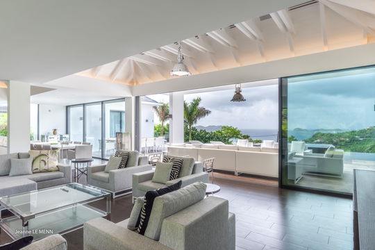 VILLA GOLDEN PALM LIVING AREA 5