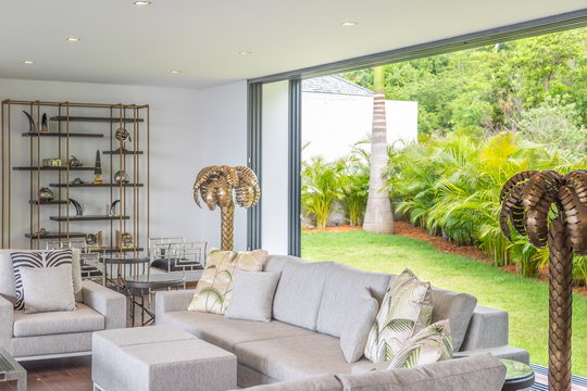 VILLA GOLDEN PALM LIVING AREA 9