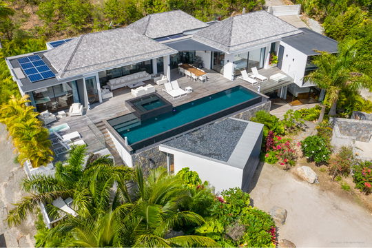 VILLA GOLDEN PALM OUTDOORS 3