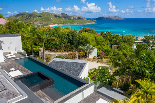 VILLA GOLDEN PALM OUTDOORS 5