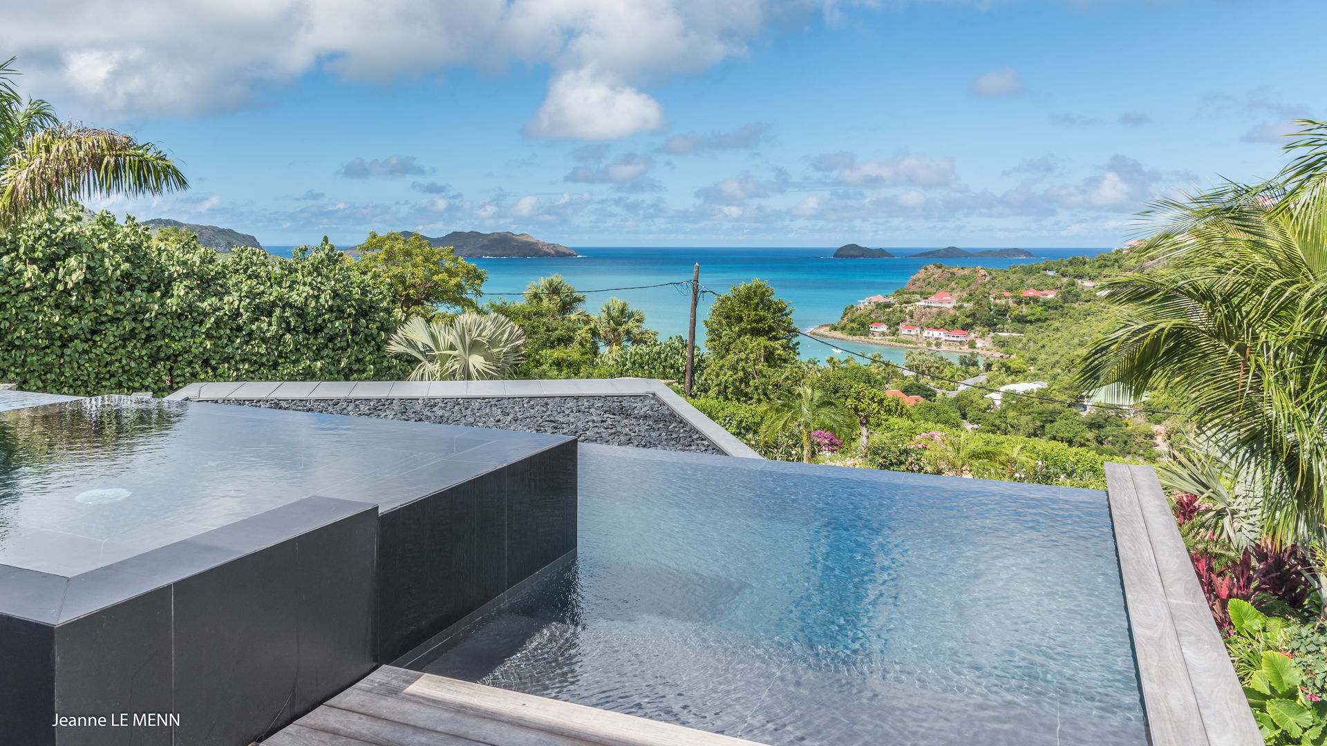 POOL & TERRACE