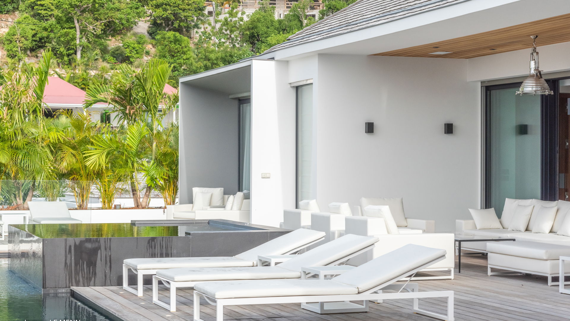 POOL & TERRACE