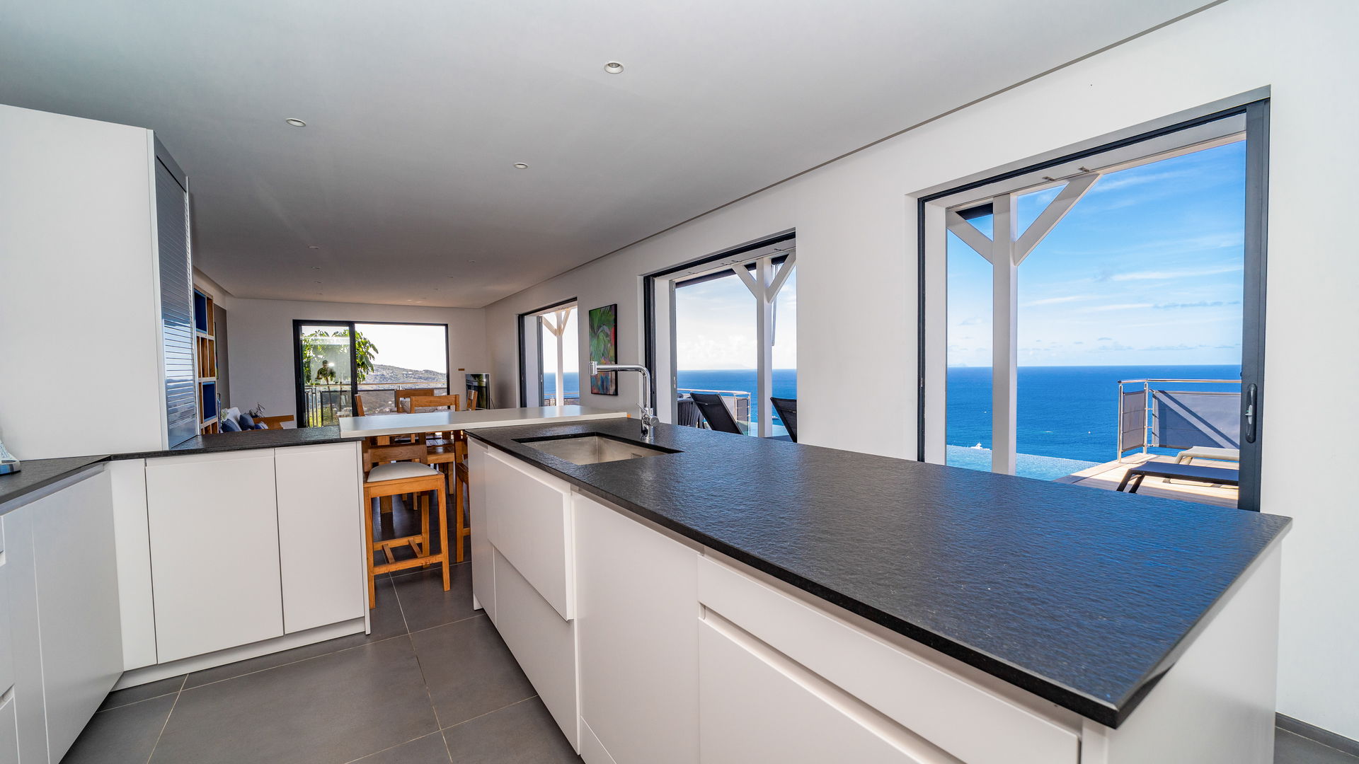 KITCHEN & DINING AREA