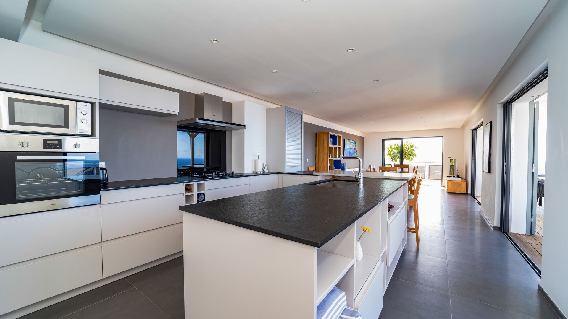 KITCHEN & DINING AREA