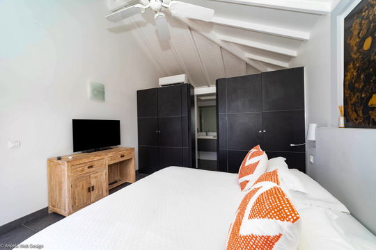 VILLA MIRANDE BEDROOM1 5