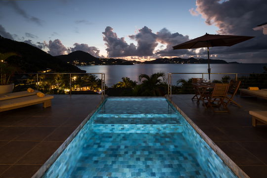 VILLA MIRANDE BY NIGHT 3