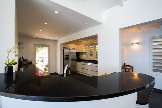 VILLA MIRANDE KITCHEN & DINING AREA 2