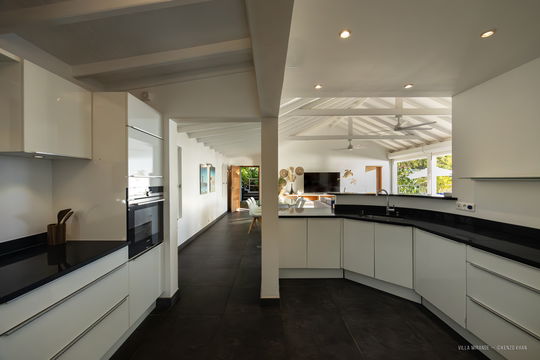 VILLA MIRANDE KITCHEN & DINING AREA 3