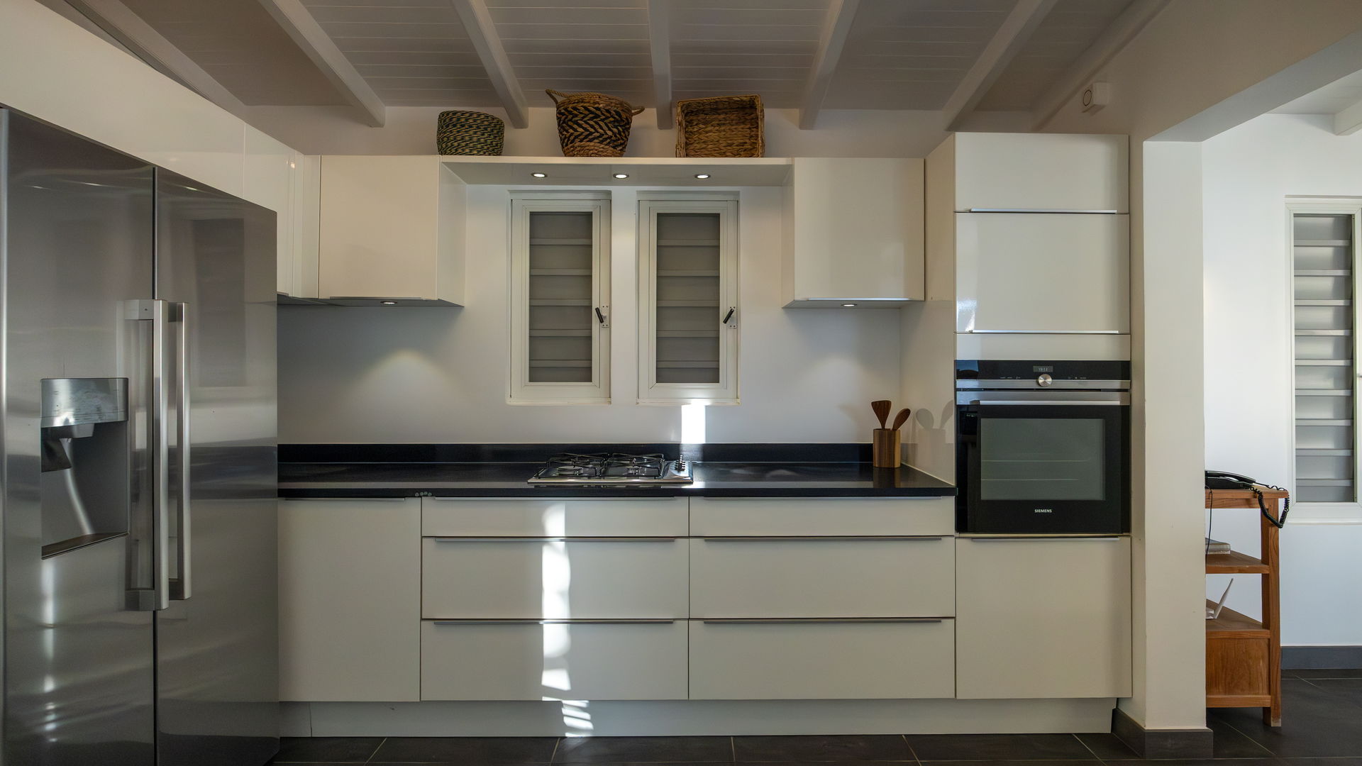 KITCHEN & DINING AREA