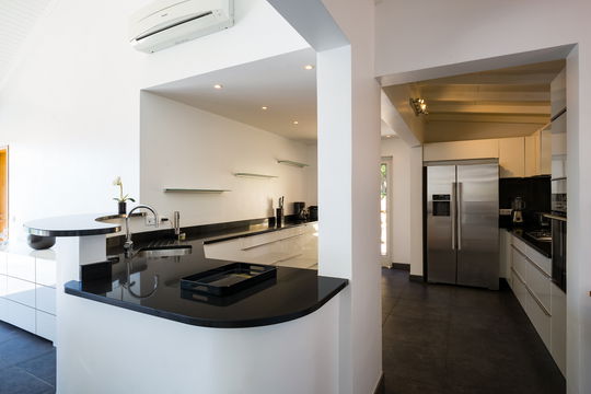 VILLA MIRANDE KITCHEN 3
