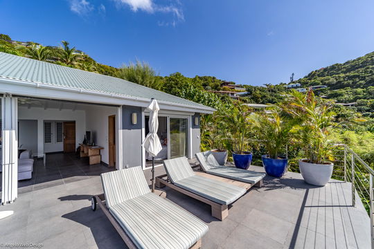 VILLA MIRANDE POOL & TERRACE 10