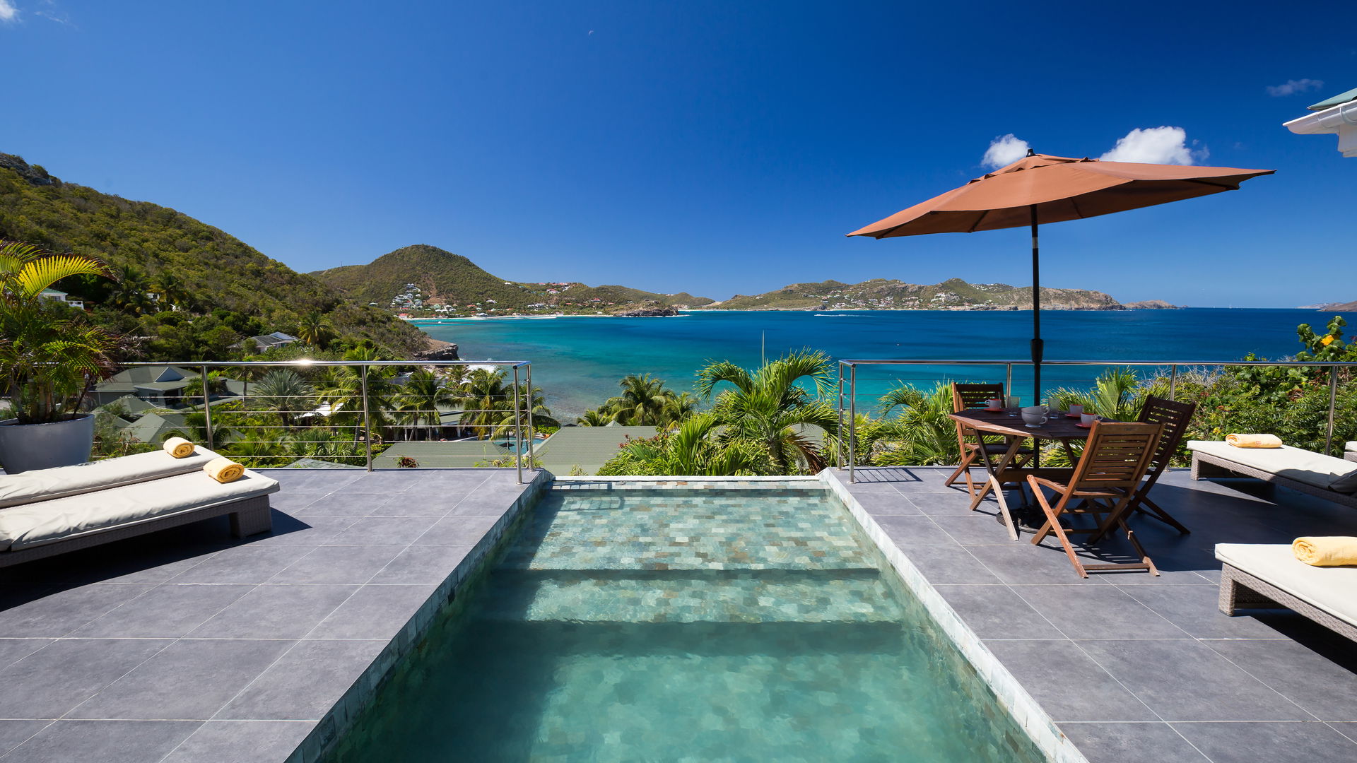 POOL & TERRACE