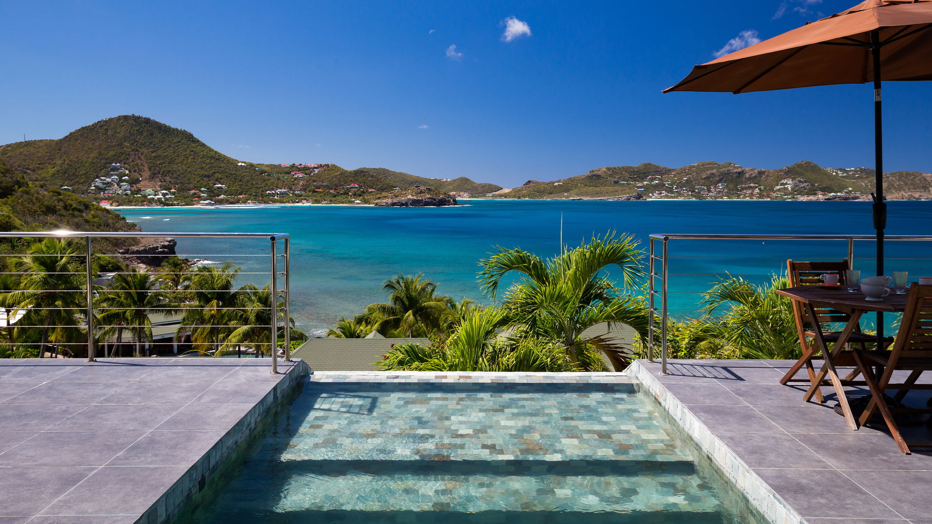 POOL & TERRACE
