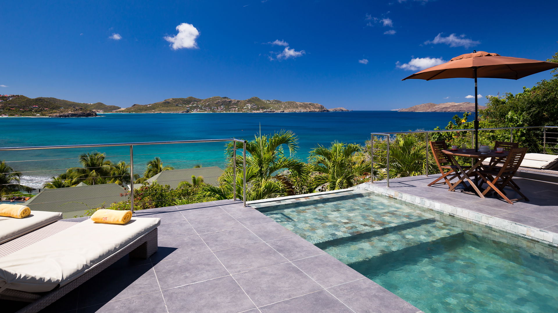 POOL & TERRACE
