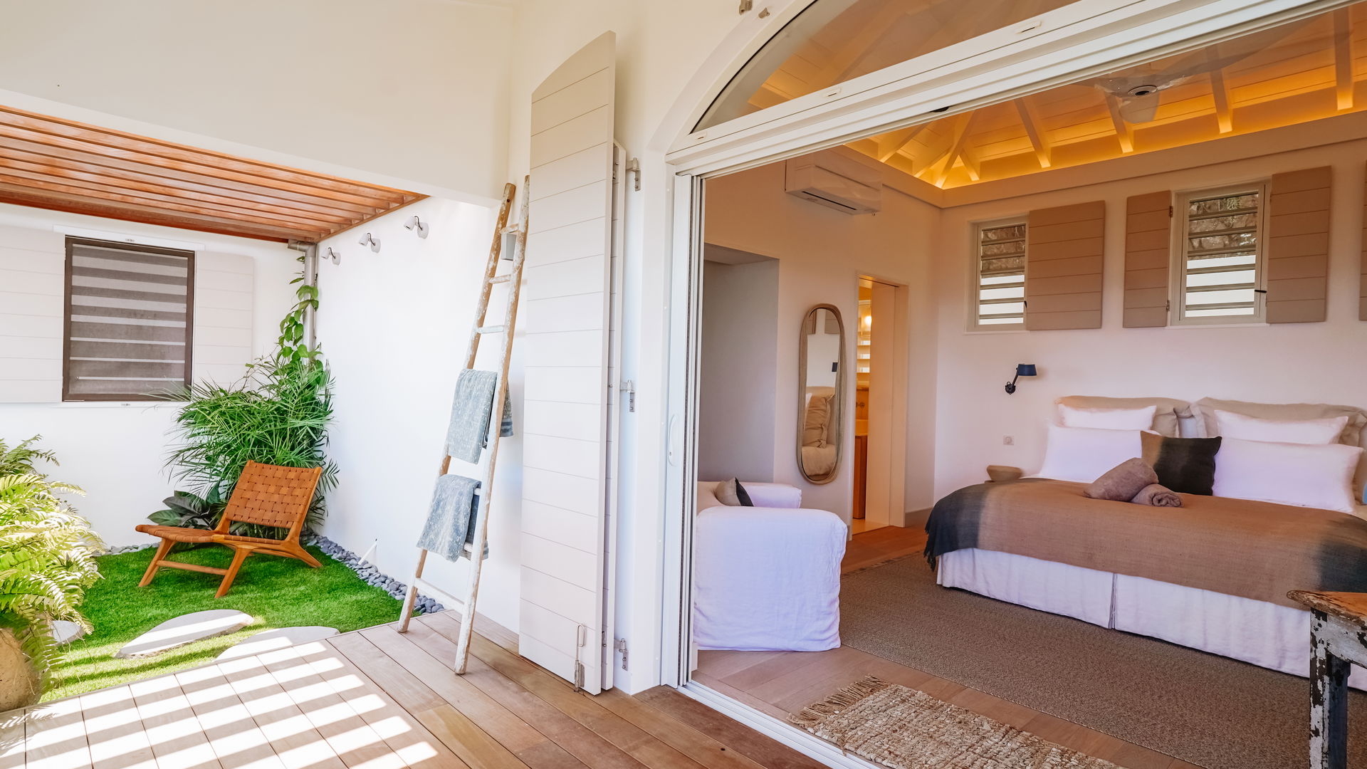 BEDROOM 1