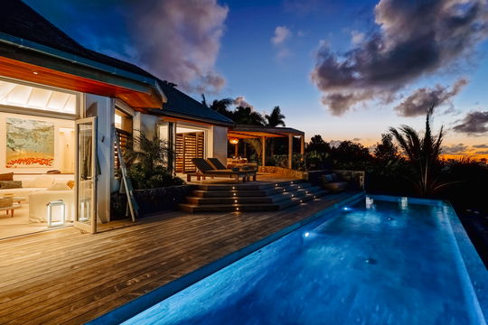 VILLA MAMIAMI BY NIGHT 1