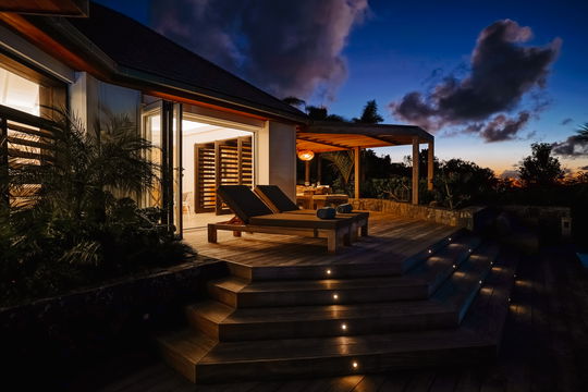 VILLA MAMIAMI BY NIGHT 4