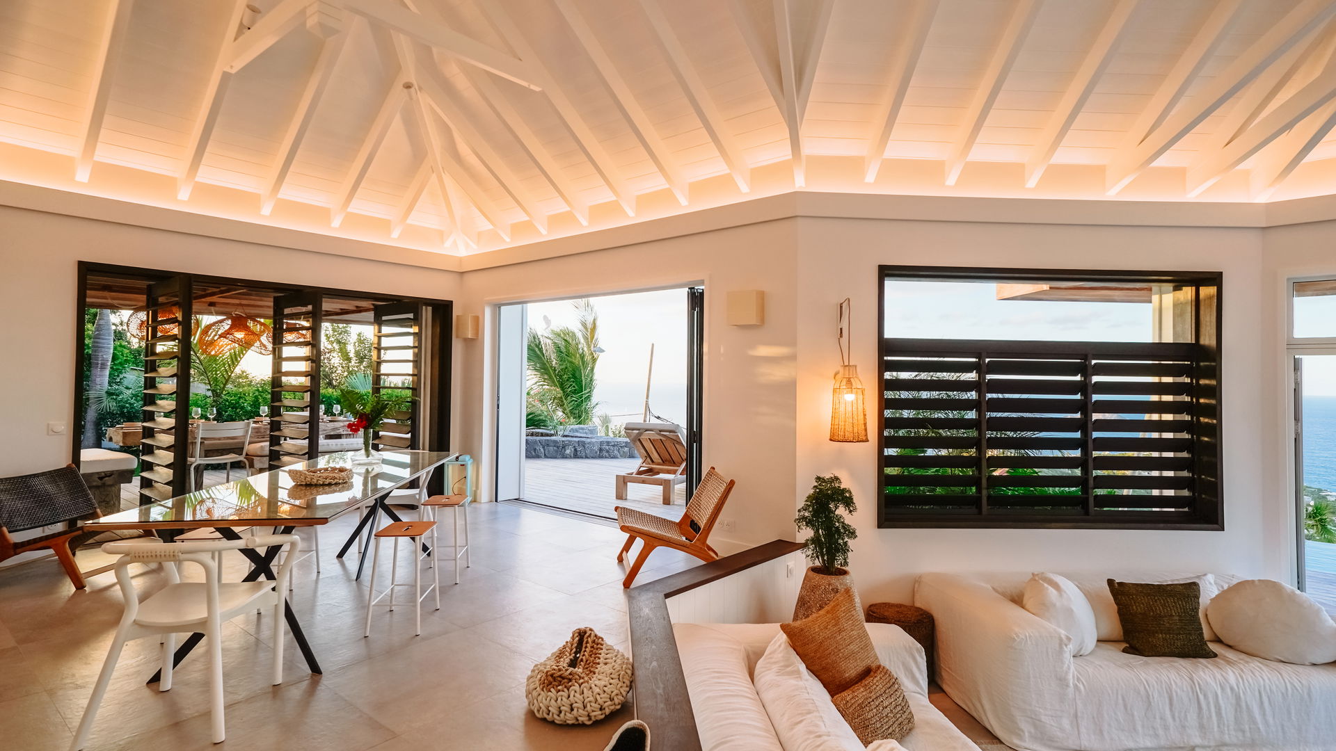 DINING AREAS