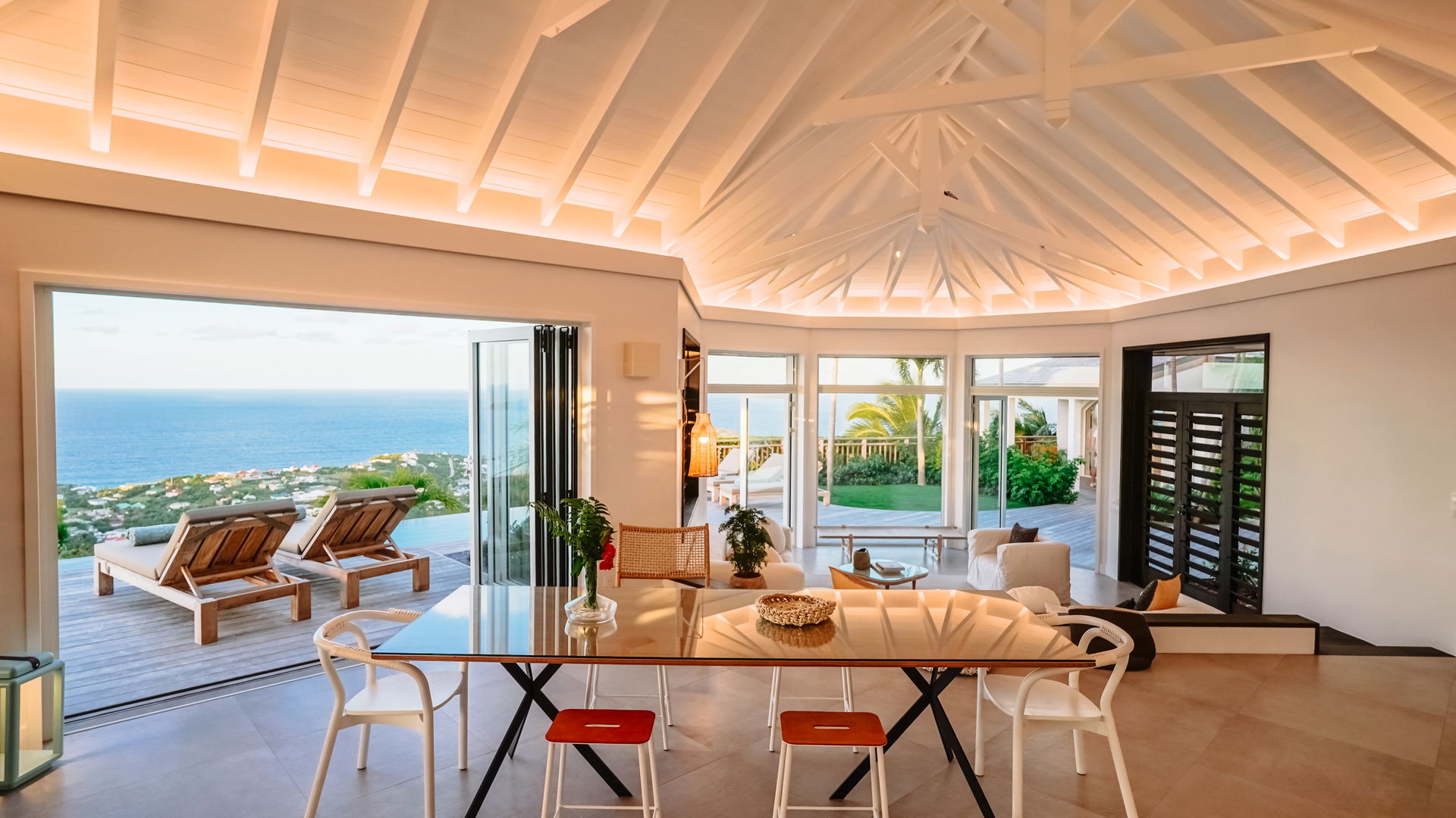 DINING AREAS