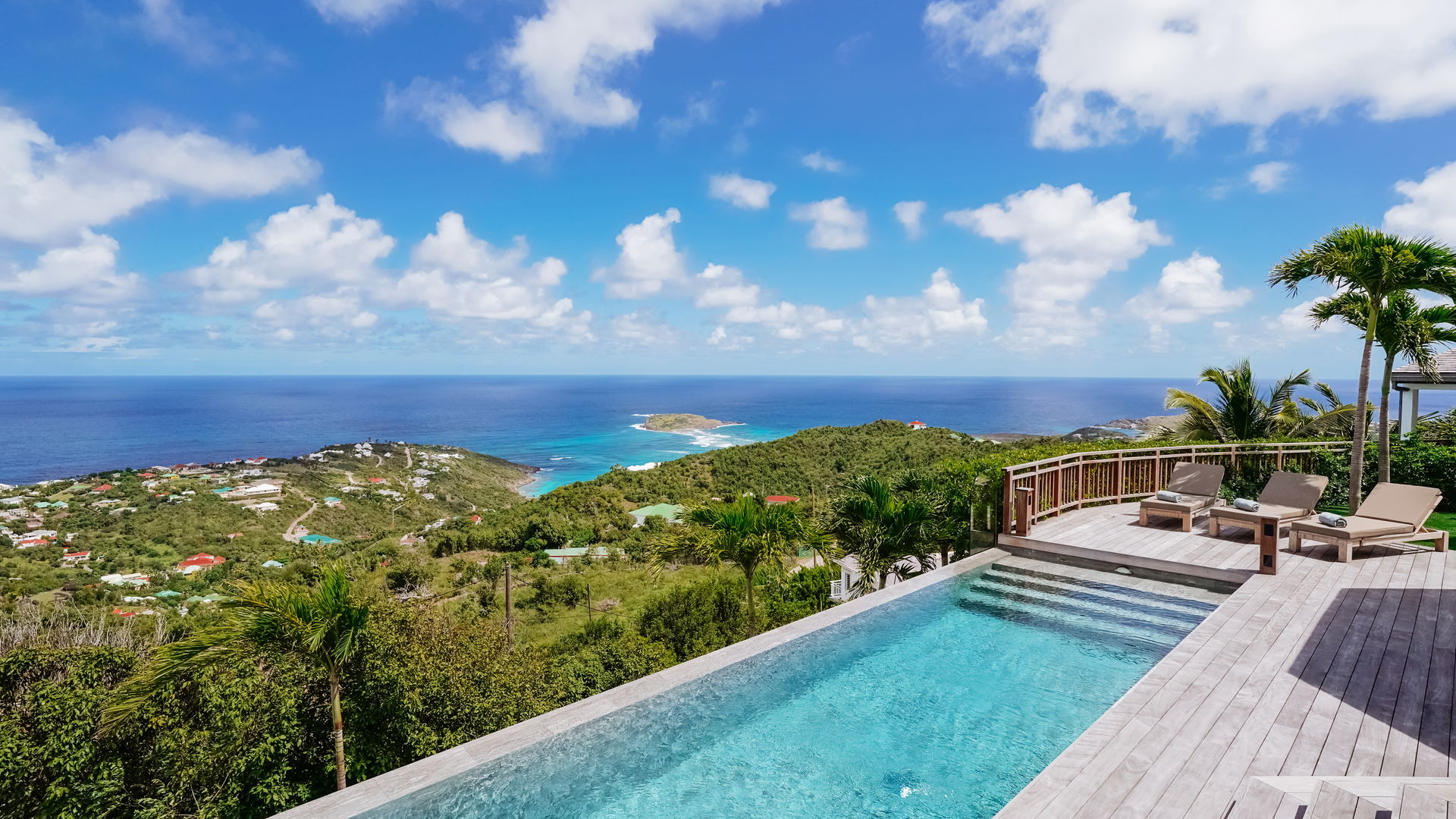 POOL & TERRACE