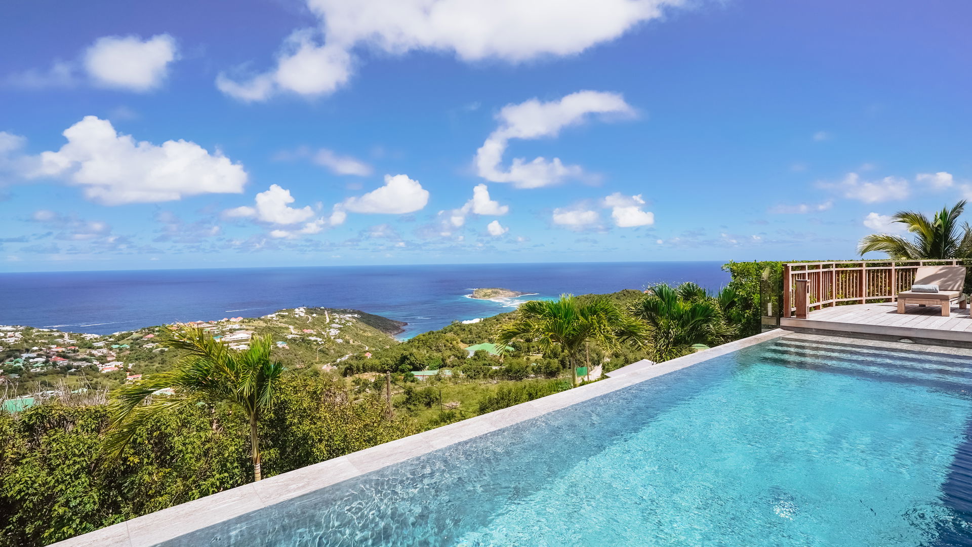 POOL & TERRACE