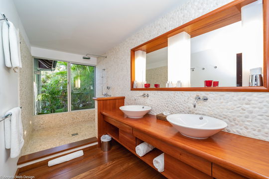 VILLA KYR BEDROOM2 10