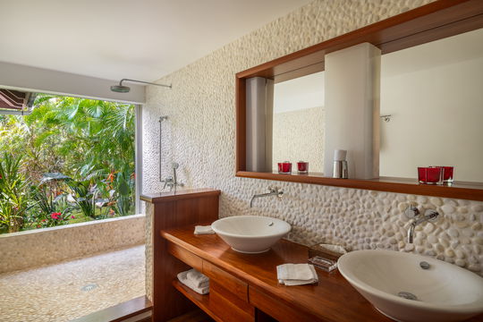 VILLA KYR BEDROOM2 9