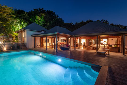 VILLA KYR BY NIGHT 2