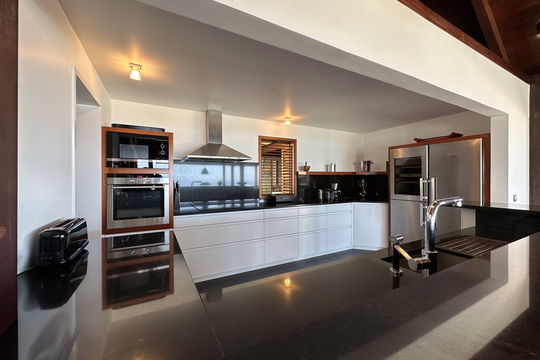 VILLA KYR KITCHEN & DINING AREA 5