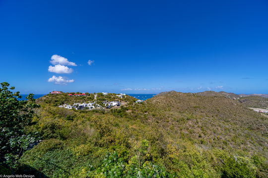 VILLA KYR OUTDOORS 1