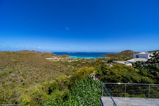 VILLA KYR OUTDOORS 3