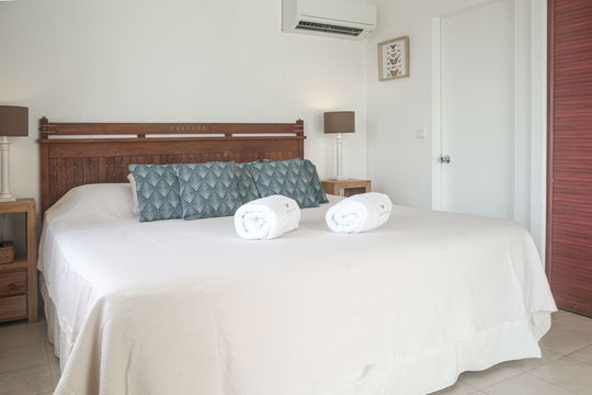 VILLA LES LATANIERS BEDROOM1 3