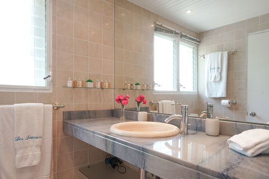VILLA LES LATANIERS BEDROOM1 4