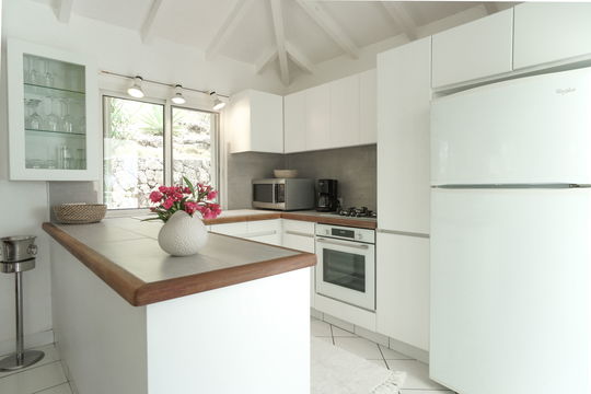 VILLA LES LATANIERS KITCHEN & DINING AREA 7