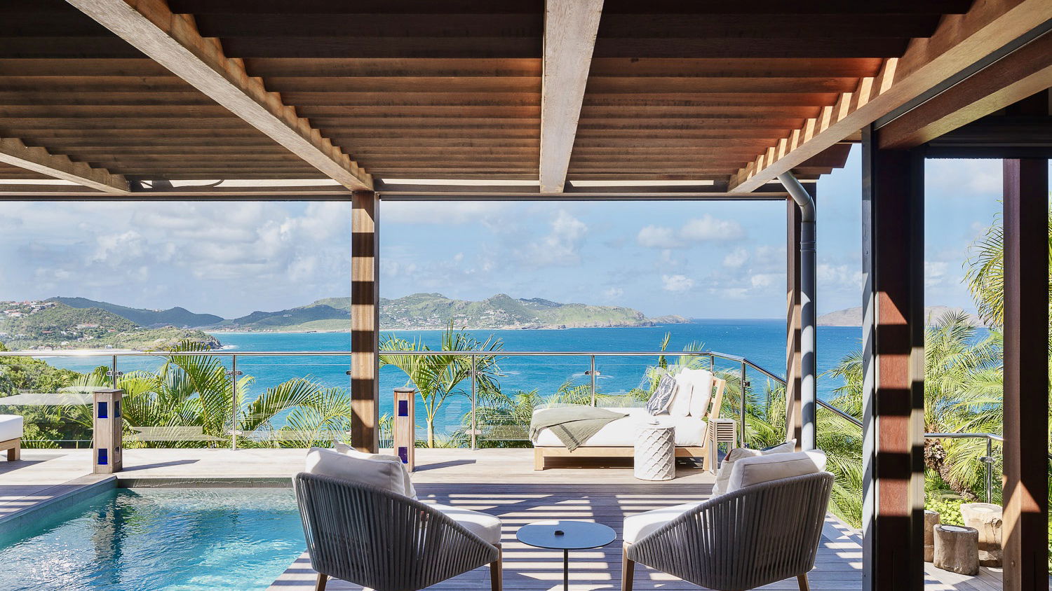POOL & TERRACE