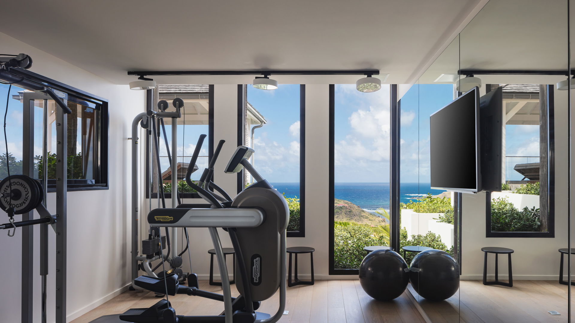 FITNESS AREA