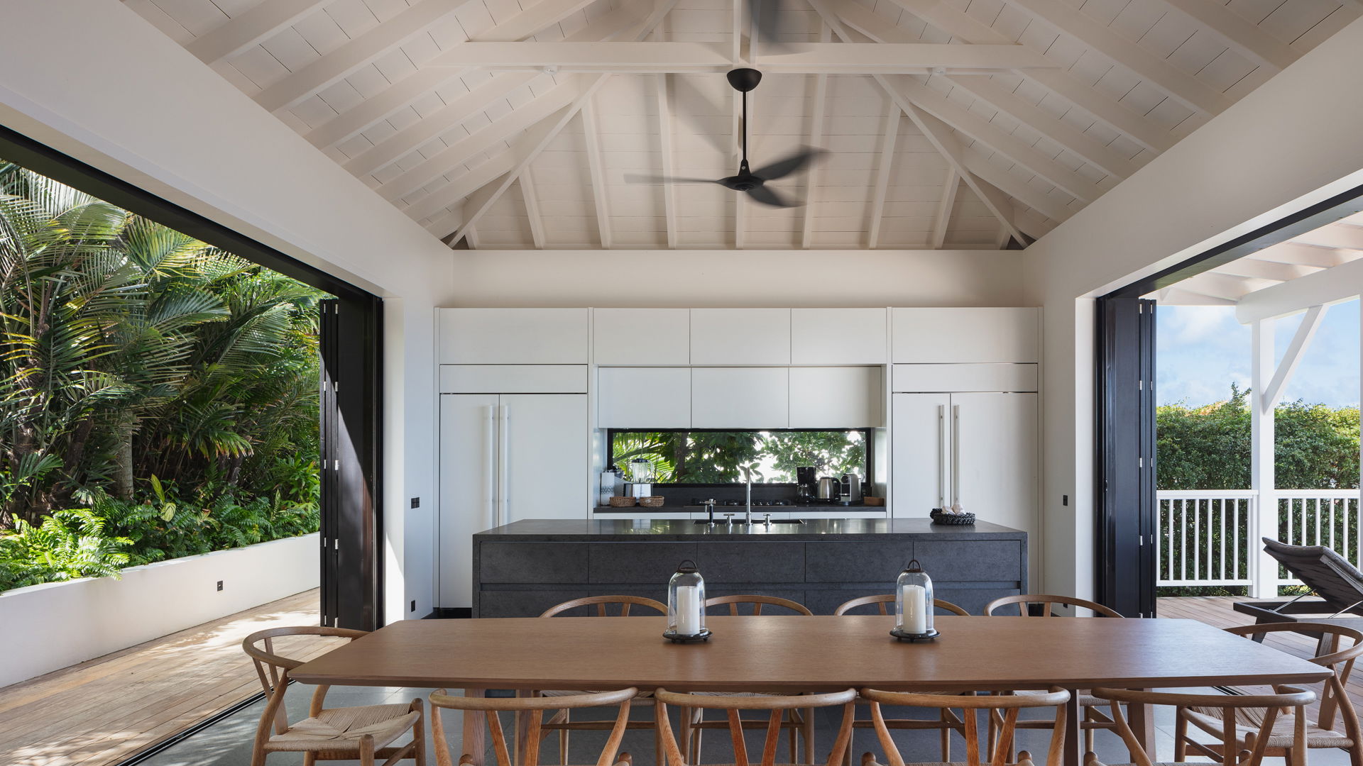 KITCHEN & DINING AREA