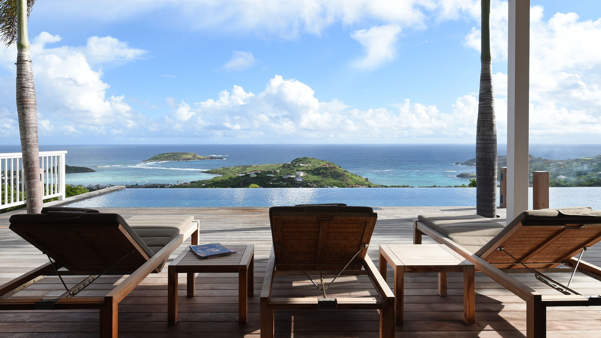 POOL & TERRACE