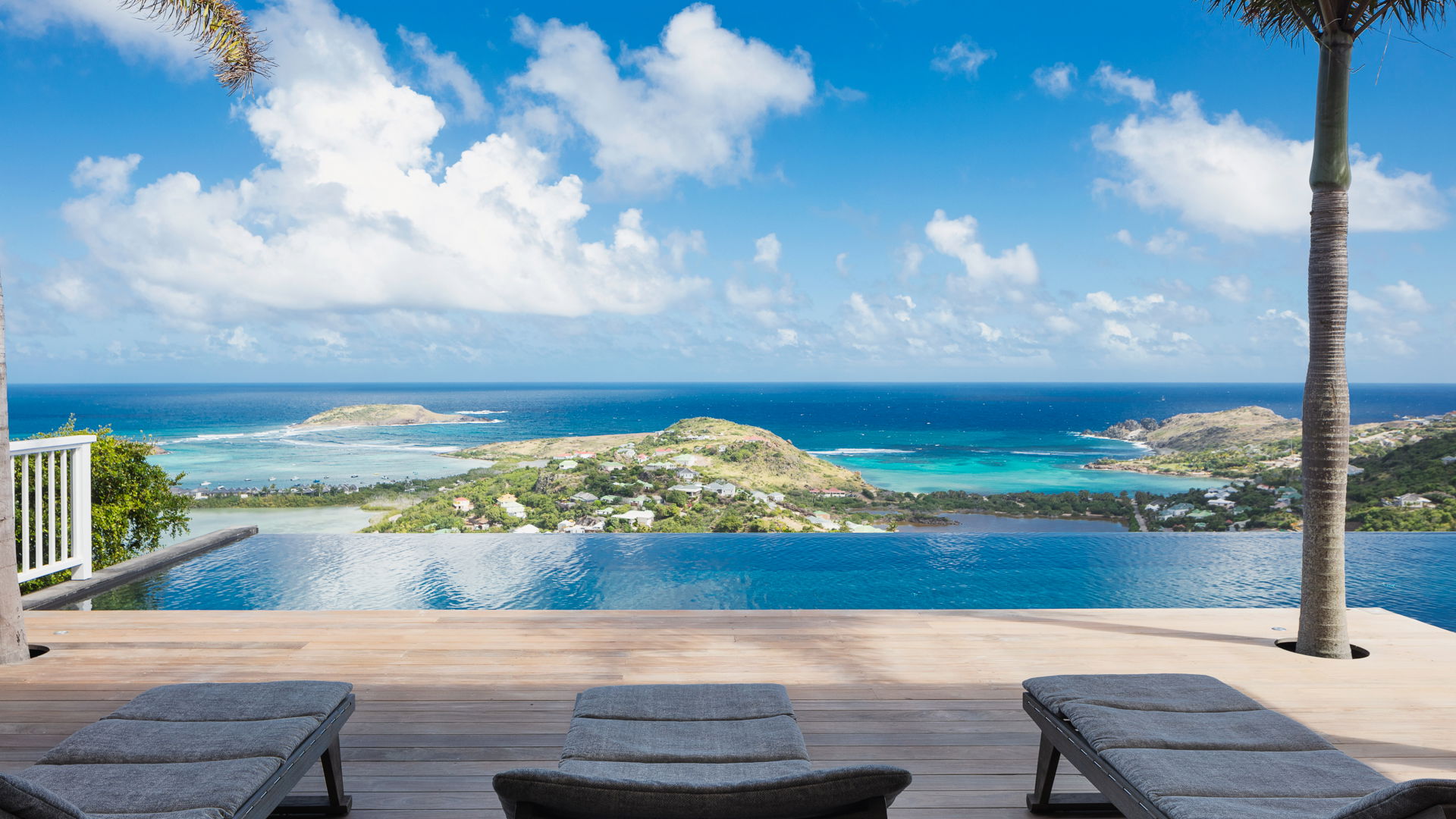 POOL & TERRACE