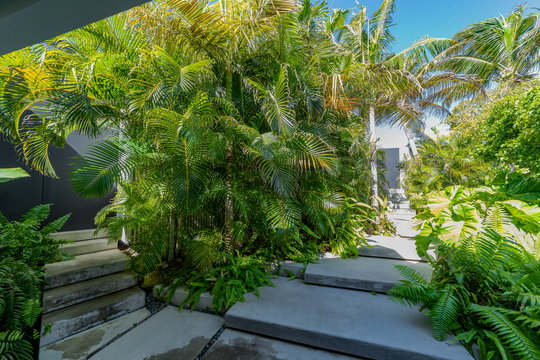 VILLA LA BONBONNIERE OUTDOORS 2