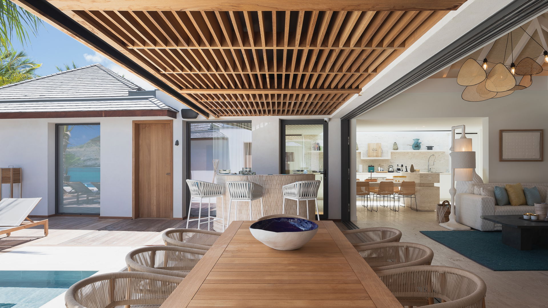 KITCHEN & DINING AREA