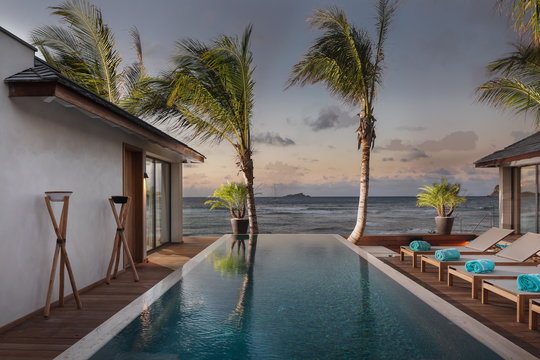 VILLA MAVERICK BY NIGHT 1