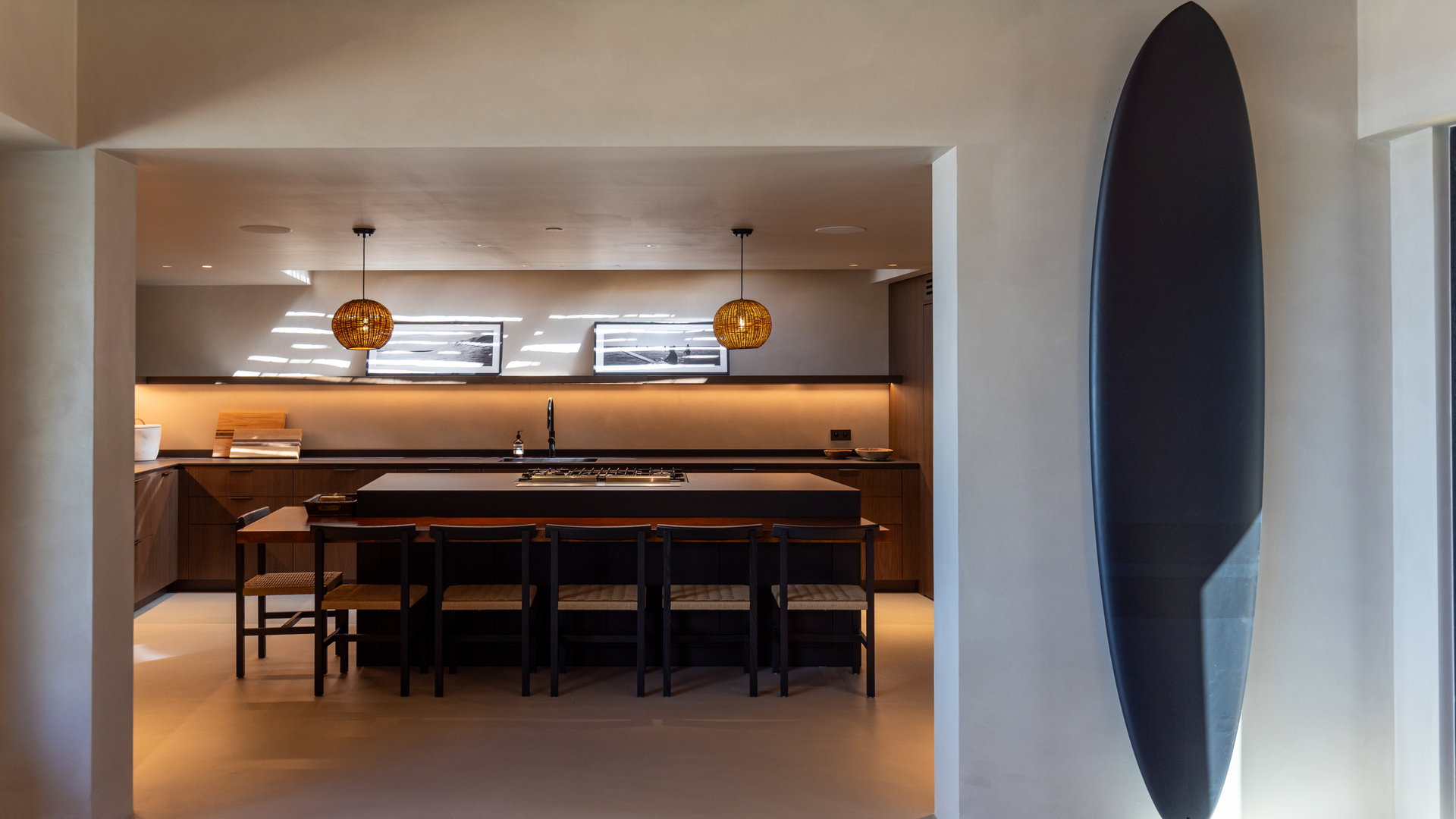 KITCHEN & DINING AREA