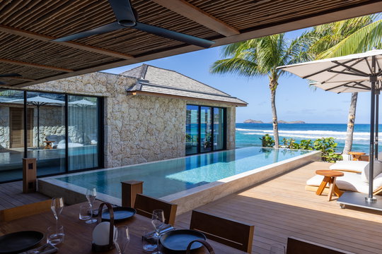 VILLA MAVERICK KITCHEN & DINING AREA 10