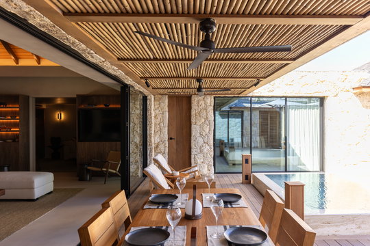 VILLA MAVERICK KITCHEN & DINING AREA 12