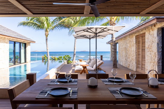 VILLA MAVERICK KITCHEN & DINING AREA 7