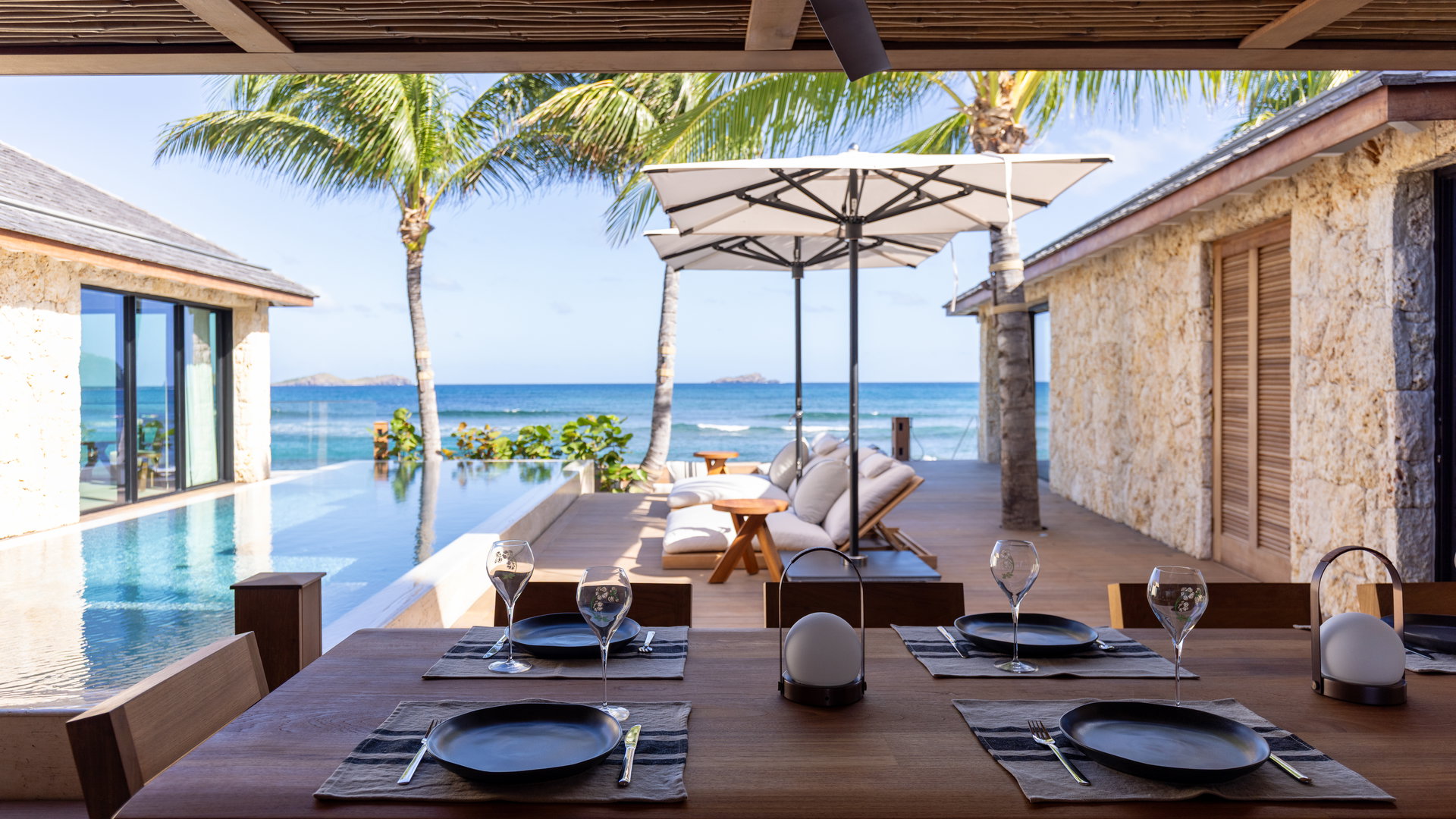 KITCHEN & DINING AREA